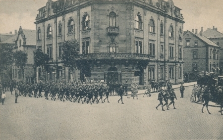 1918